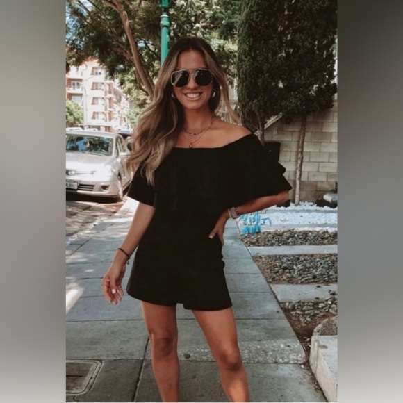 VICI x Gina Luella Off The Shoulder Ruffle Romper - Picture 2 of 10